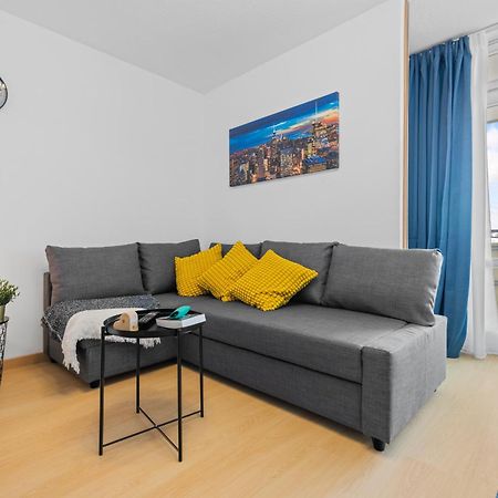 Sonniges City-Apartment Mit Suedbalkon Und Parklatz Neusass エクステリア 写真