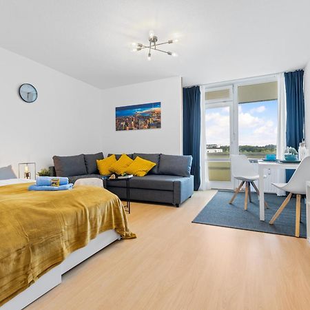 Sonniges City-Apartment Mit Suedbalkon Und Parklatz Neusass エクステリア 写真