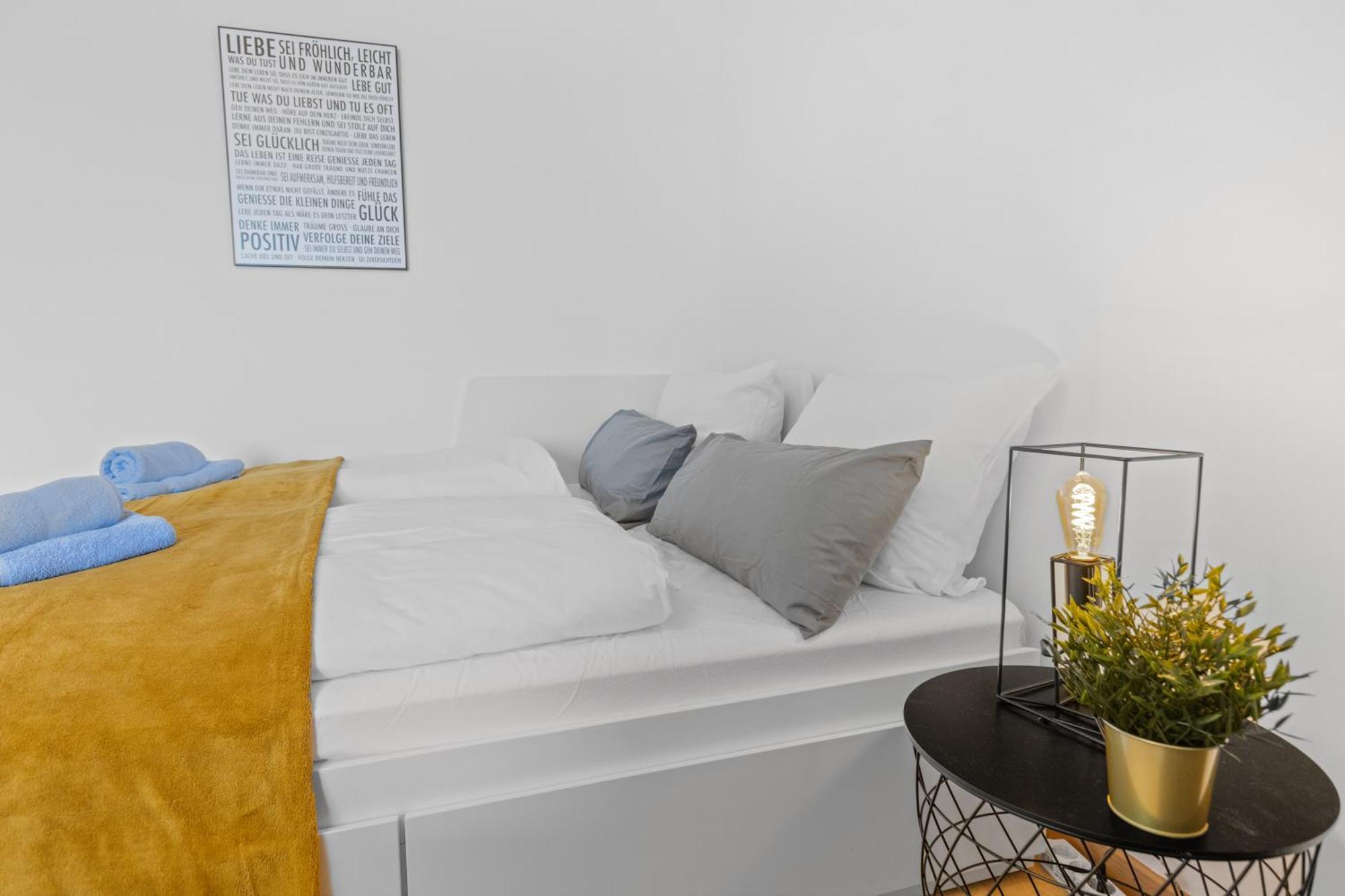 Sonniges City-Apartment Mit Suedbalkon Und Parklatz Neusass エクステリア 写真