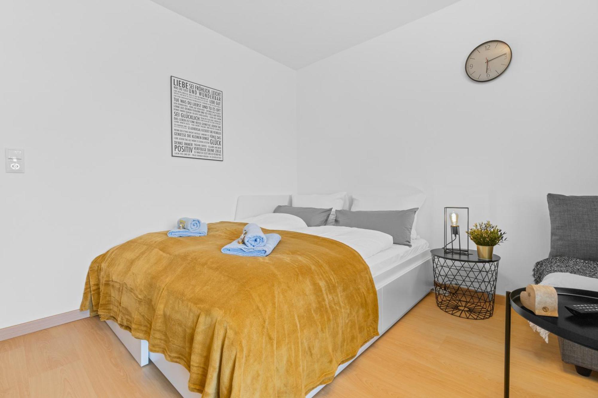 Sonniges City-Apartment Mit Suedbalkon Und Parklatz Neusass エクステリア 写真