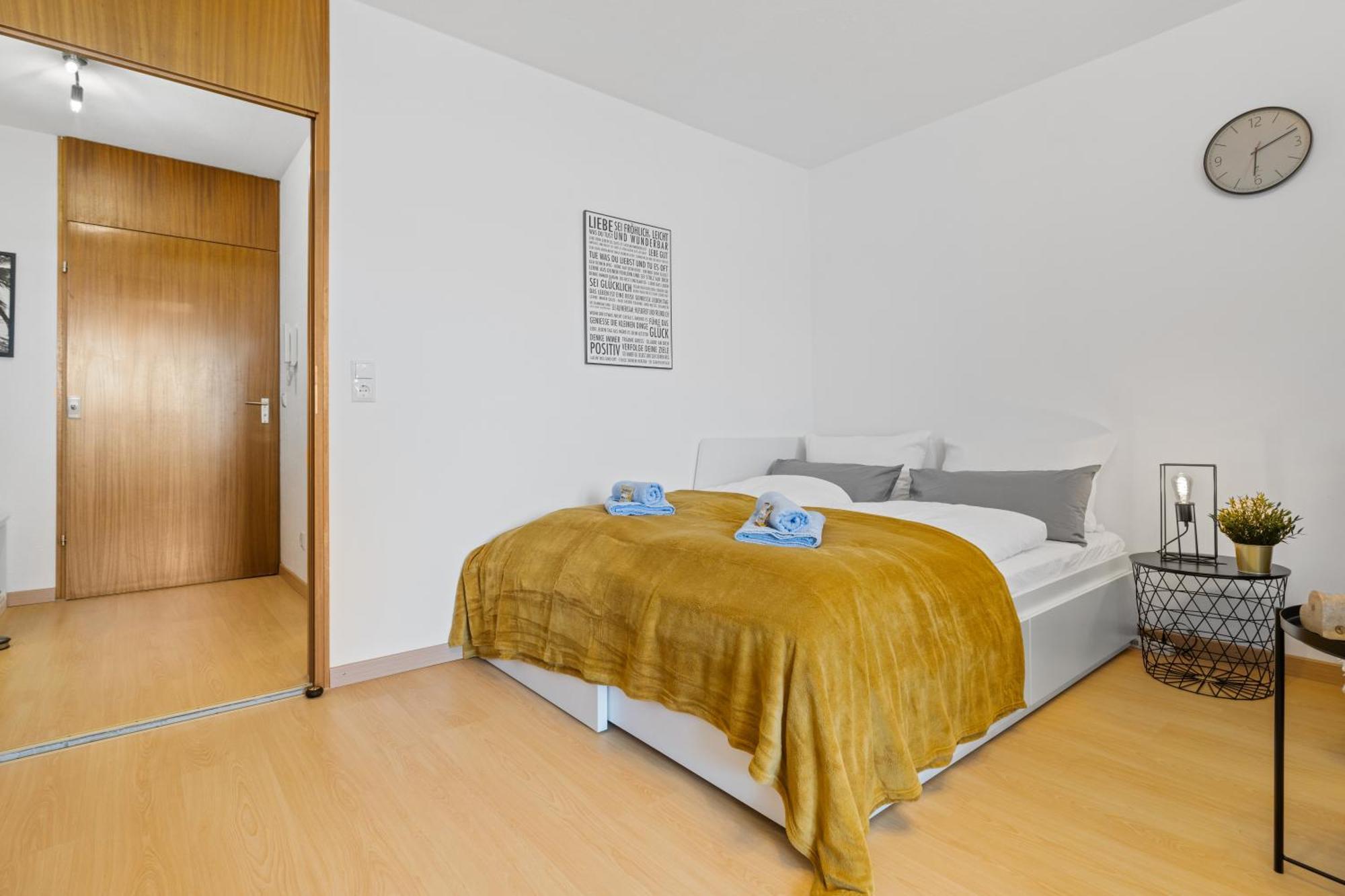 Sonniges City-Apartment Mit Suedbalkon Und Parklatz Neusass エクステリア 写真