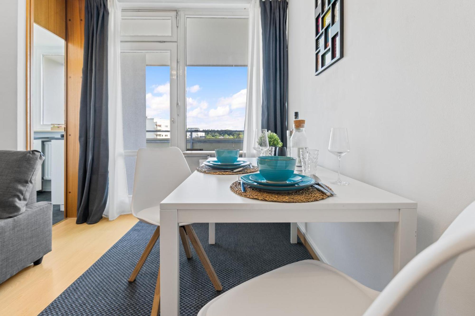 Sonniges City-Apartment Mit Suedbalkon Und Parklatz Neusass エクステリア 写真